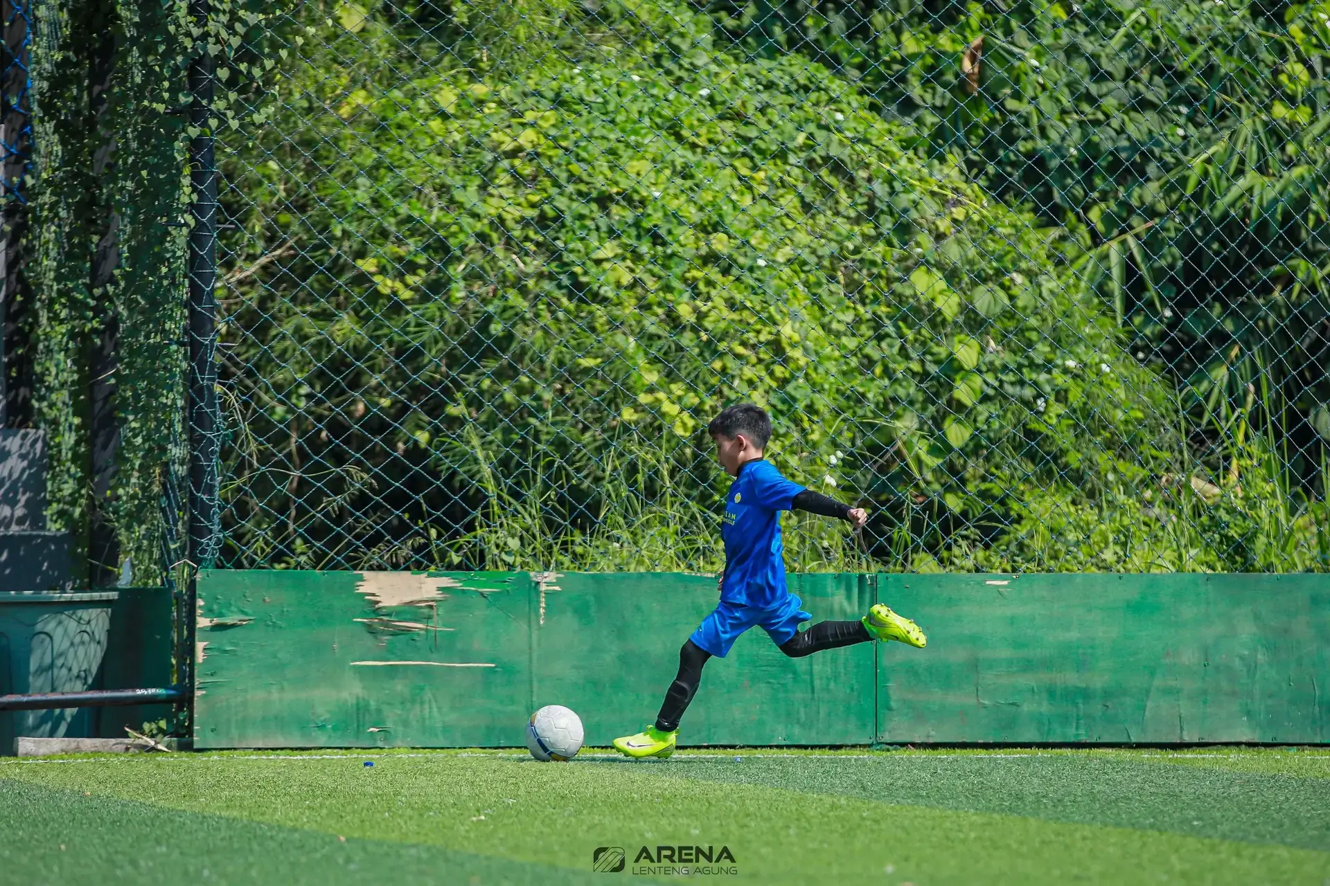 sepak bola untuk anak