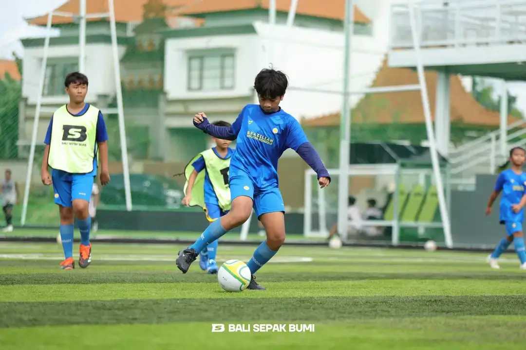 usia masuk sekolah sepak bola