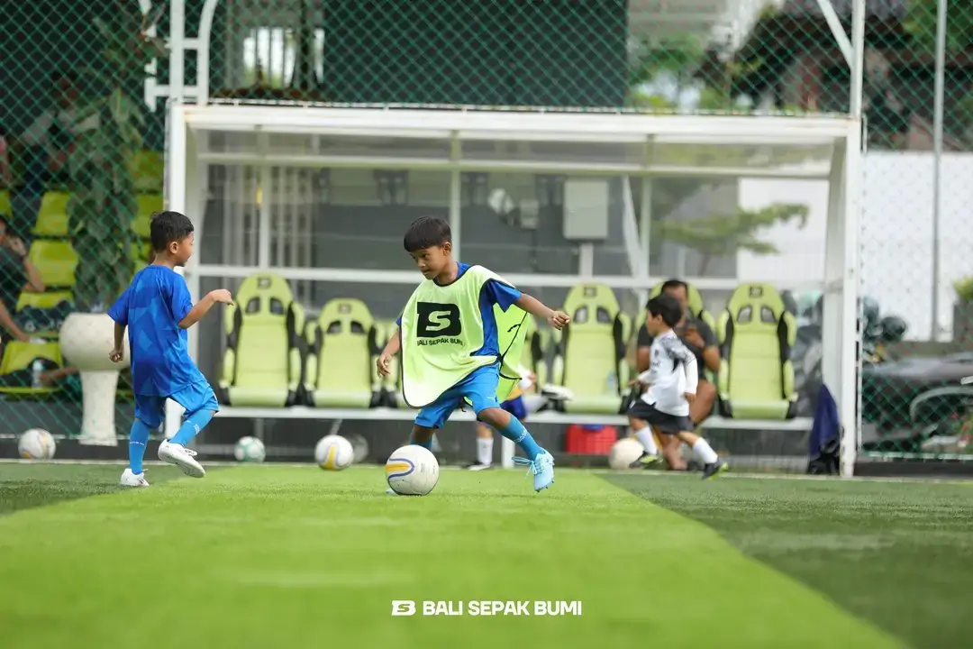 usia masuk sekolah sepak bola