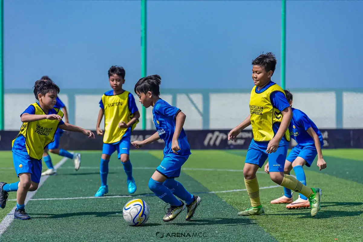 Latihan dan pertandingan kecil anak di SSB Jakarta Timur BSS Indonesia
